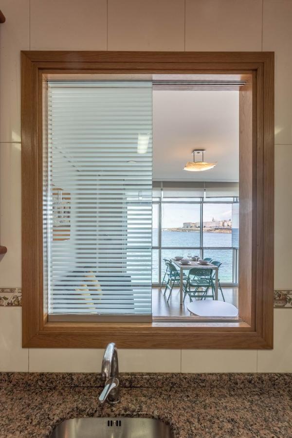 APARTAMENTO EN PRIMERA LINEA DE PLAYA RiAZOR Corunha Exterior foto